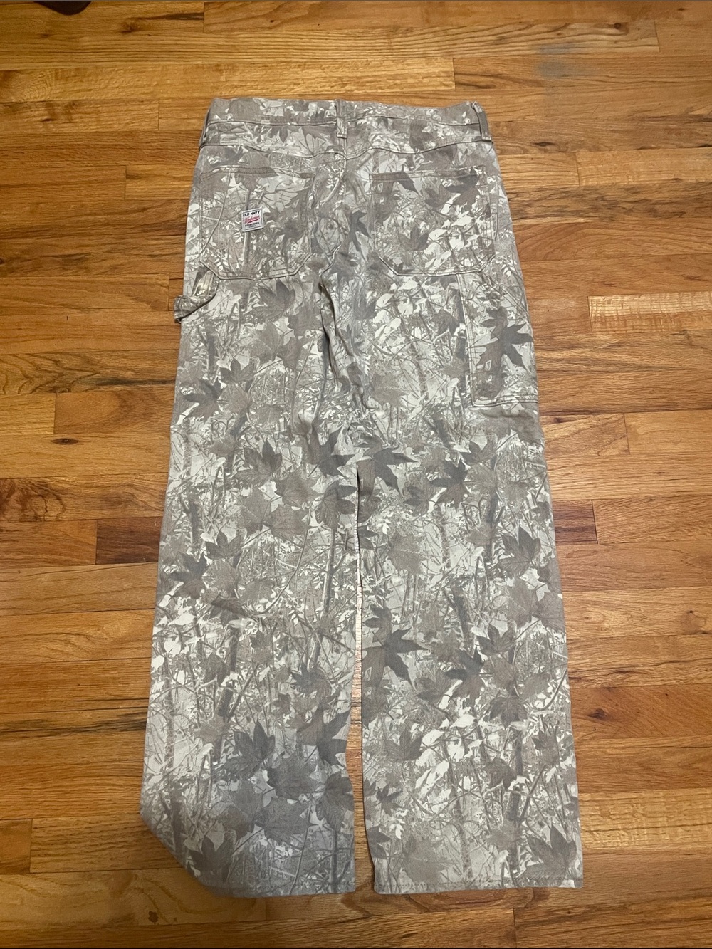 Old Navy Men's Camouflage Cargo Pants - Gray & Cream